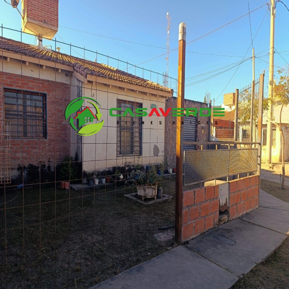 VENTA CASA SOBRE ESQUINA, EN BARRIO PINARES