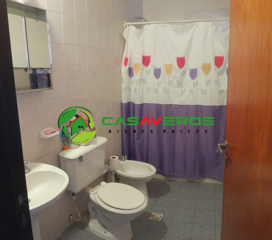 VENTA HERMOSA CASA EN BARRIO SAN CARLOS