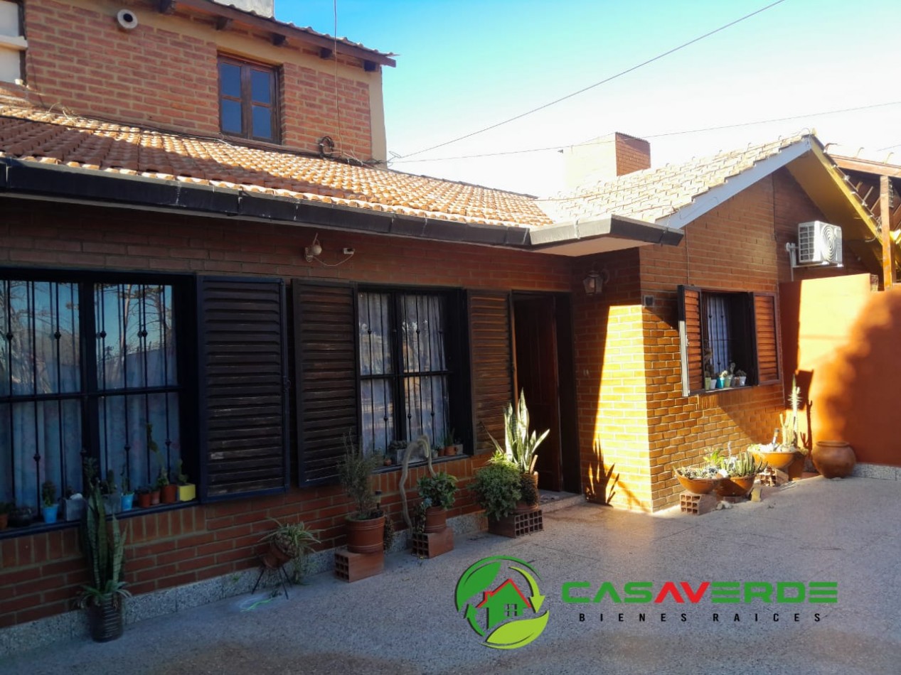 VENTA HERMOSA CASA EN BARRIO SAN CARLOS