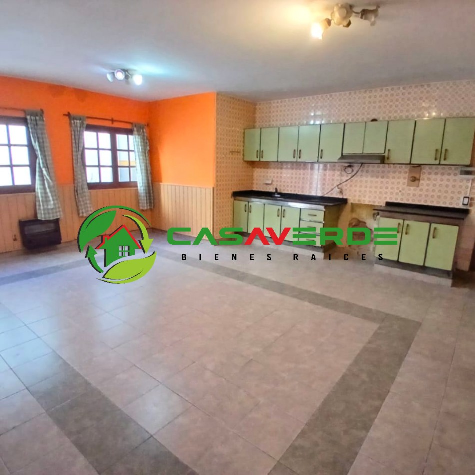 CASA CON GALPON APTA CREDITO EN ZONA MACROCENRO