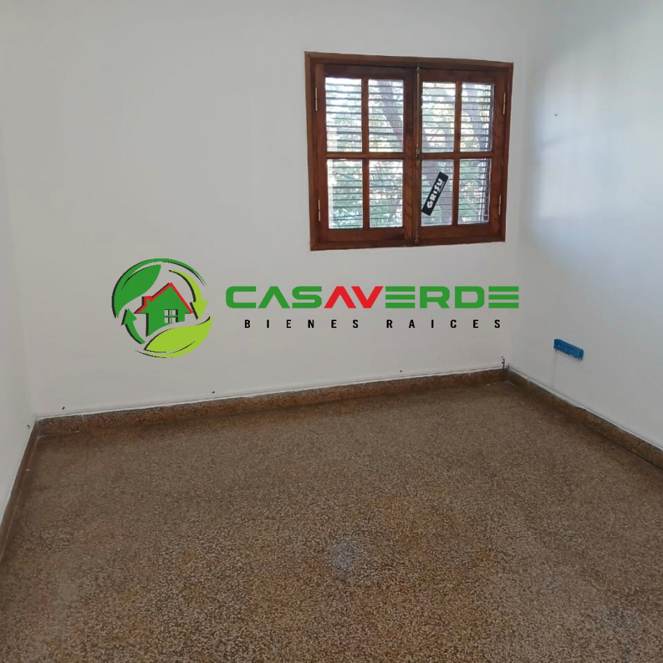 CASA CON GALPON APTA CREDITO EN ZONA MACROCENRO