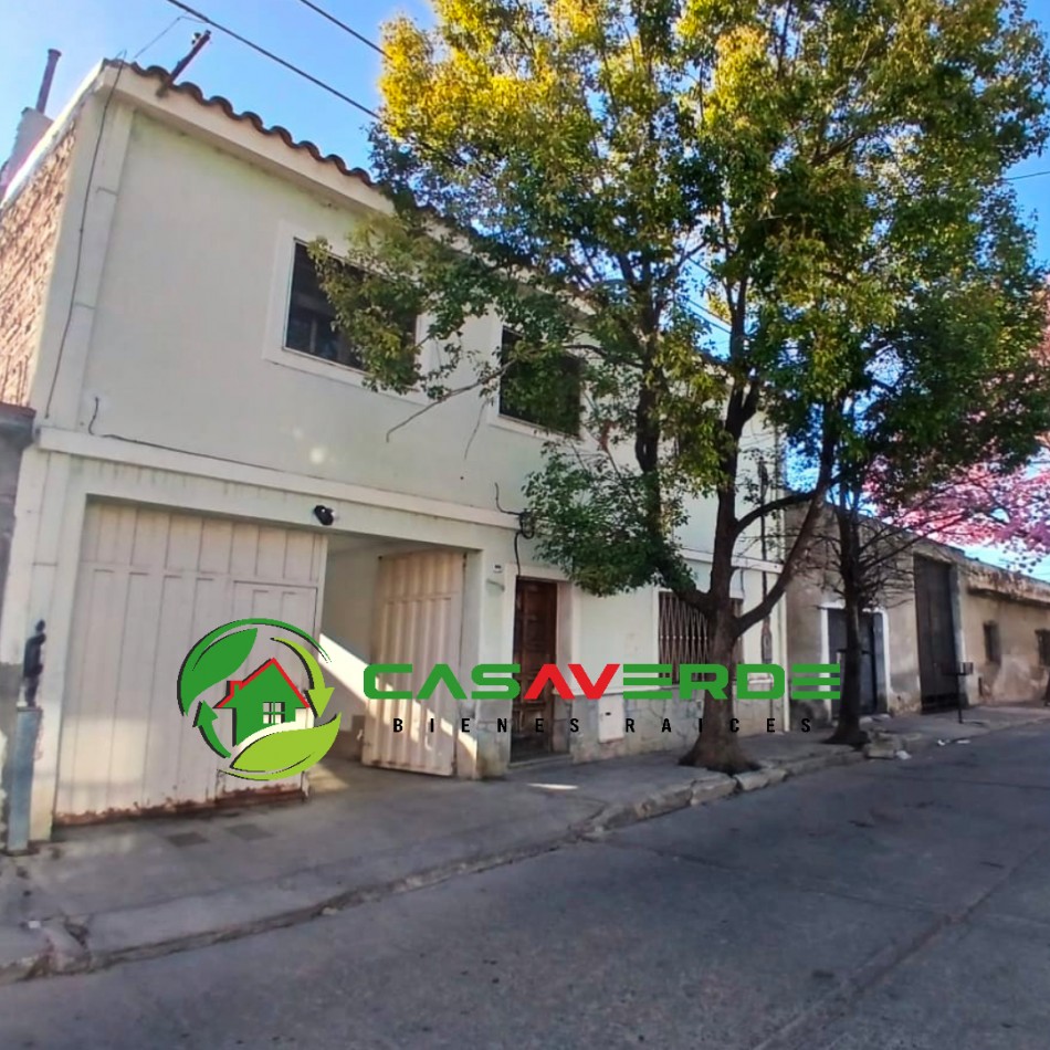 CASA CON GALPON APTA CREDITO EN ZONA MACROCENRO
