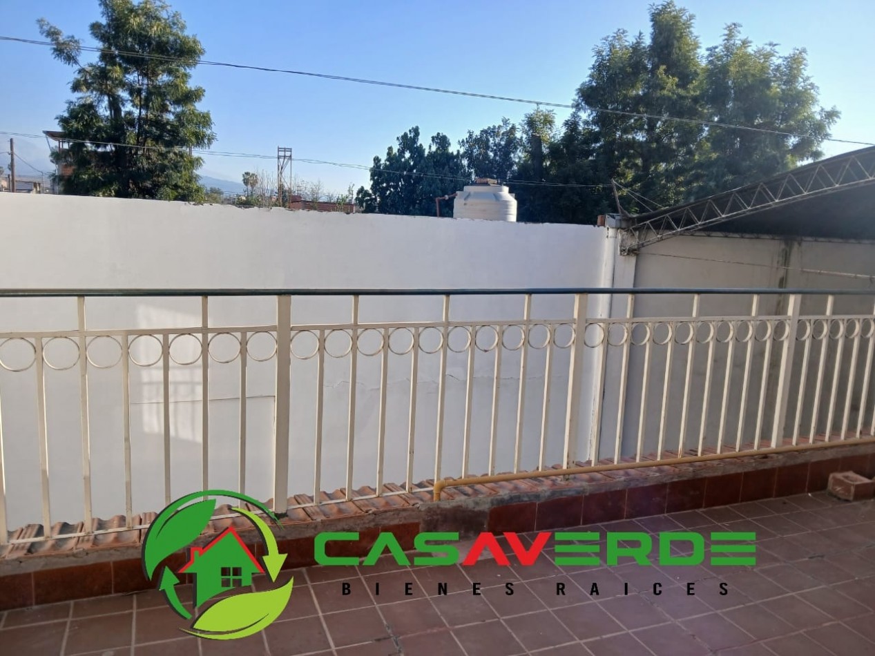 CASA CON GALPON APTA CREDITO EN ZONA MACROCENRO
