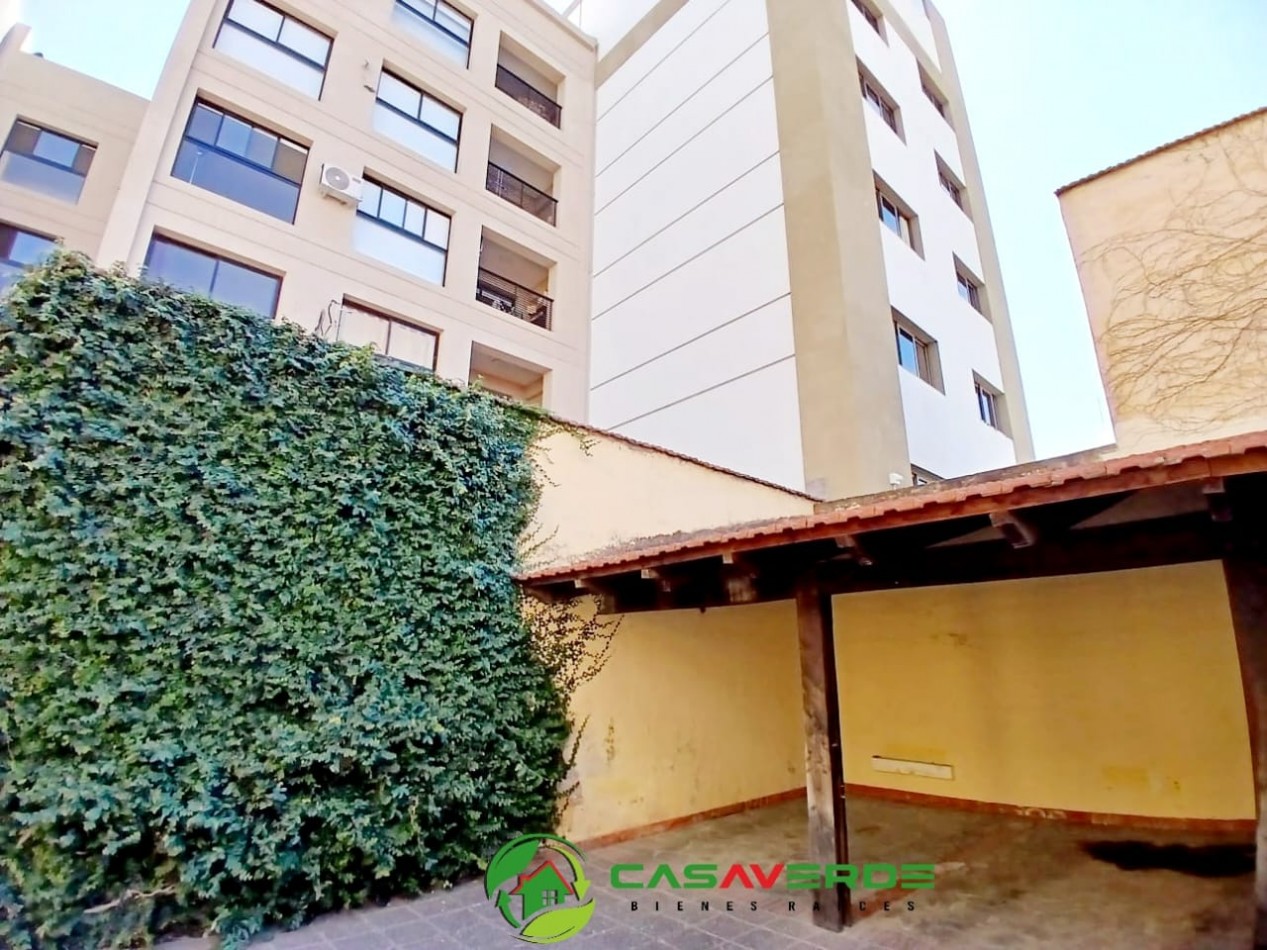 VENTA COCHERA CENTRICA VICENTE LOPEZ AL 100