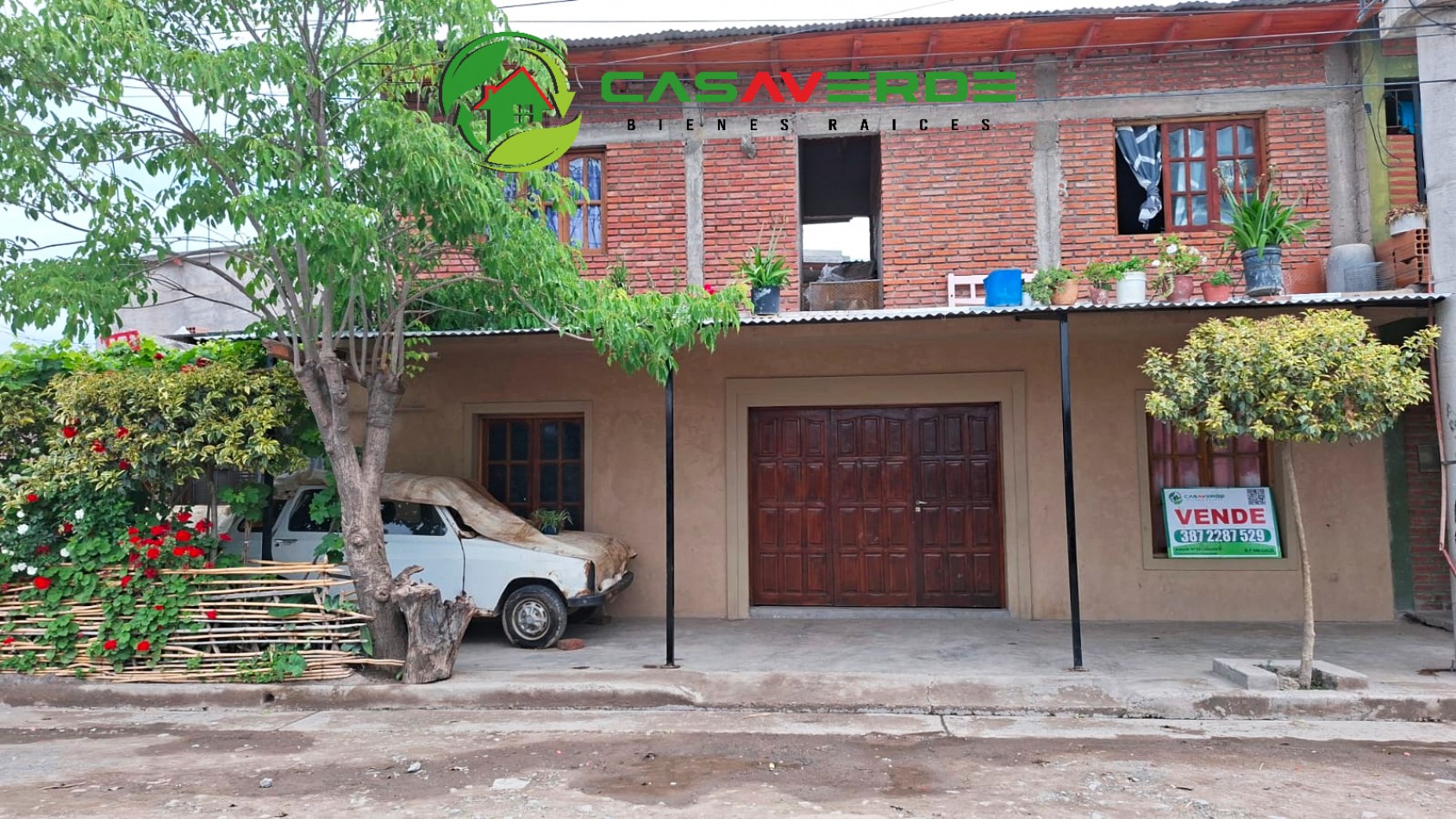 EN VENTA CASA SOBRE ESQUINA EN BARRIO CONGRESO NACIONAL - CERRILLOS