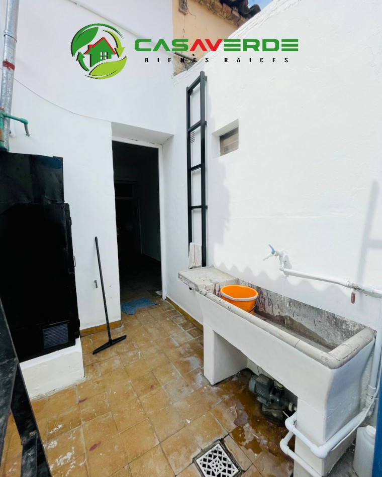 EN VENTA LOCAL COMERCIAL ZONA MICROCENTRO CON POSIBILIDAD DE ALQUILER 
