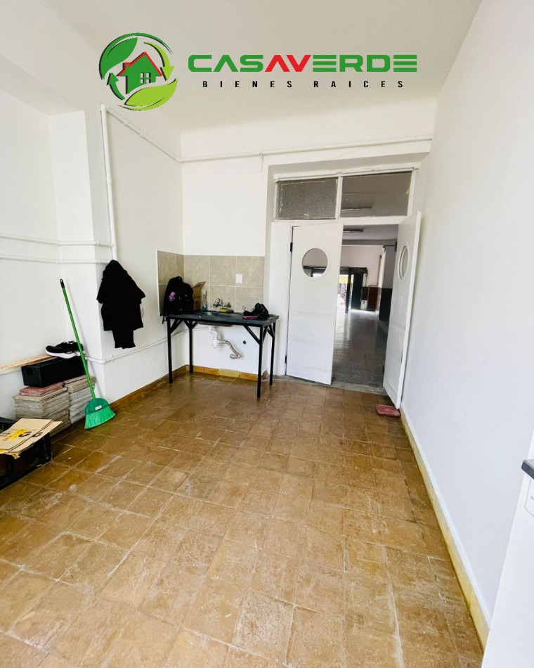 EN VENTA LOCAL COMERCIAL ZONA MICROCENTRO CON POSIBILIDAD DE ALQUILER 
