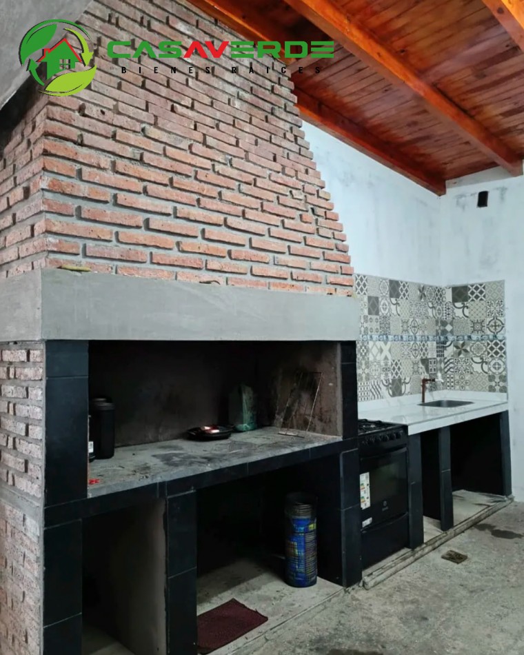 EN VENTA CASA SOBRE ESQUINA EN BARRIO CONGRESO NACIONAL - CERRILLOS