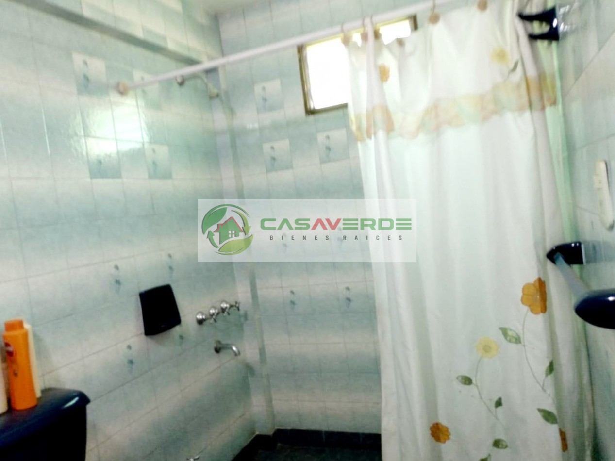 VENTA CASA MACROCENTRO CON DOS LOCALES COMERCIALES EN CALLE SAN LUIS AL 1.500