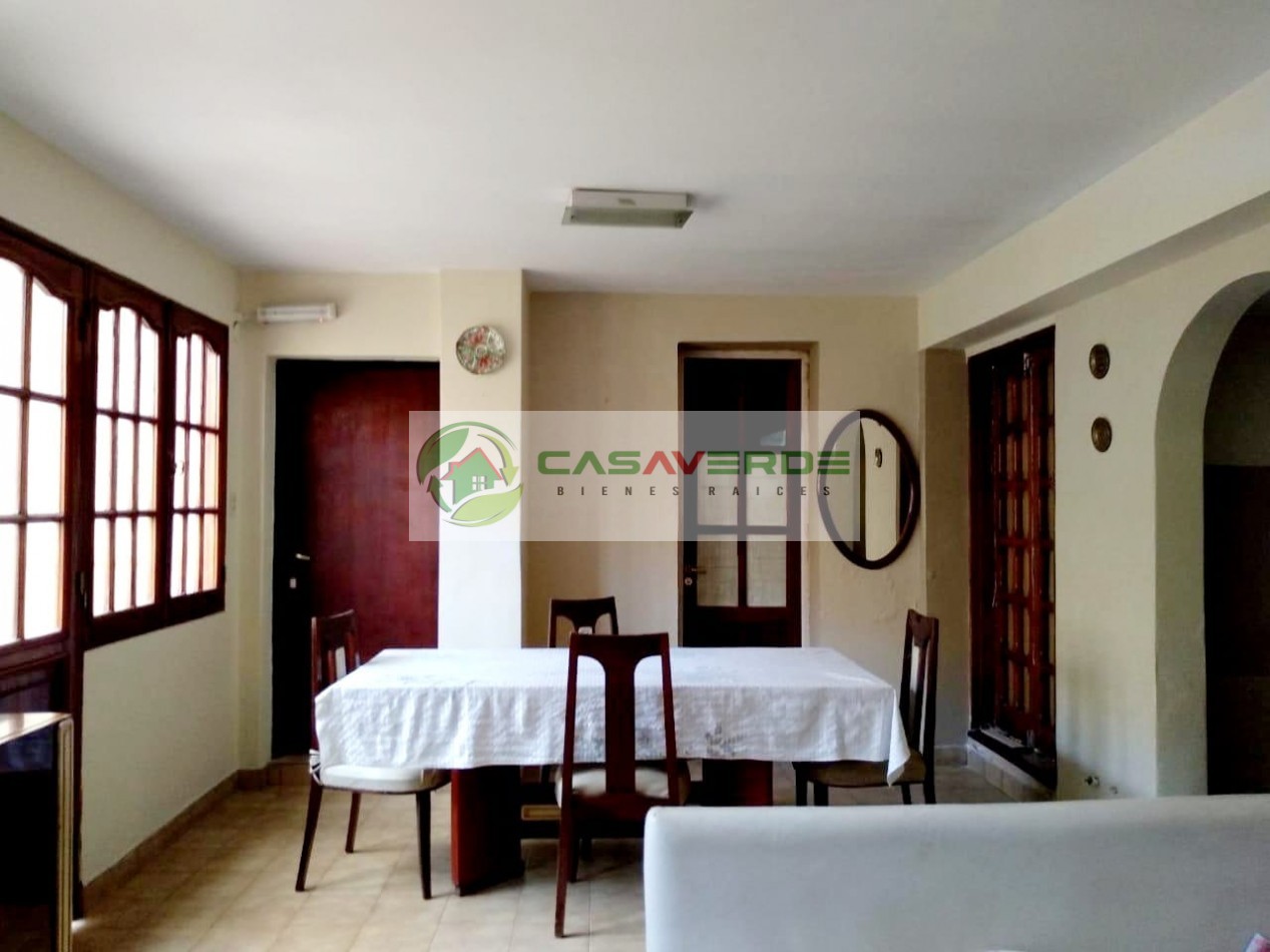 VENTA CASA MACROCENTRO CON DOS LOCALES COMERCIALES EN CALLE SAN LUIS AL 1.500