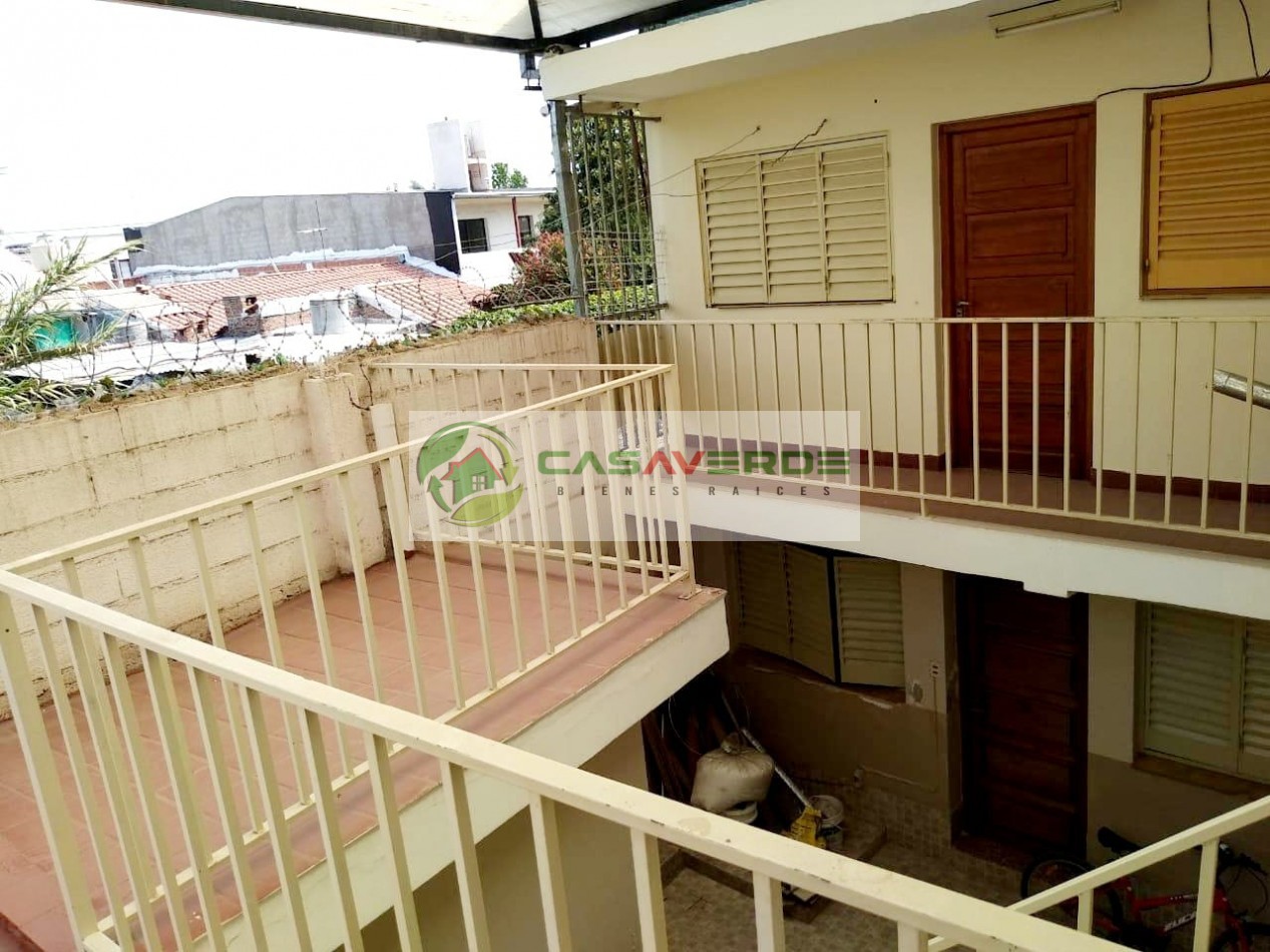 VENTA CASA MACROCENTRO CON DOS LOCALES COMERCIALES EN CALLE SAN LUIS AL 1.500