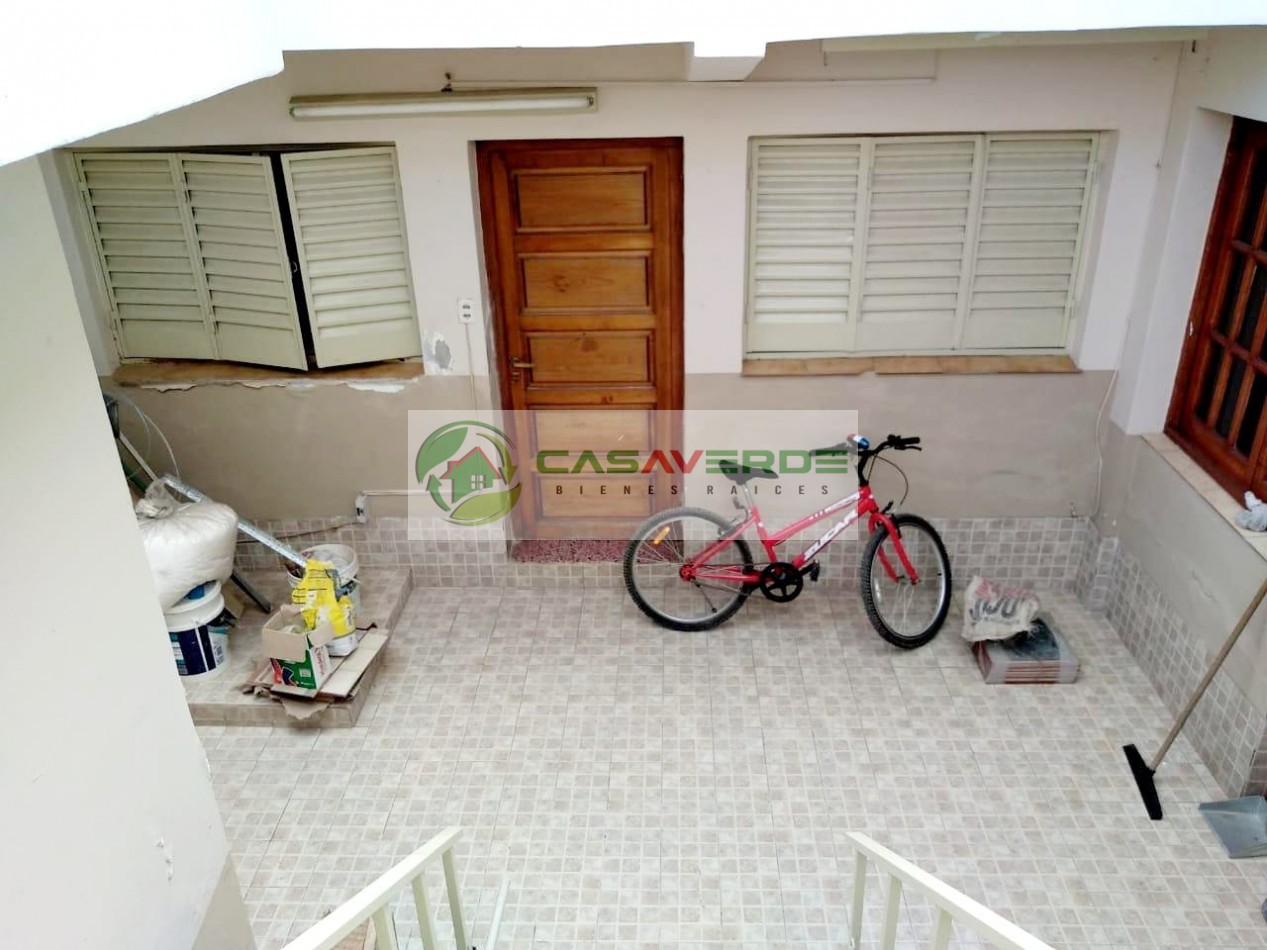 VENTA CASA MACROCENTRO CON DOS LOCALES COMERCIALES EN CALLE SAN LUIS AL 1.500
