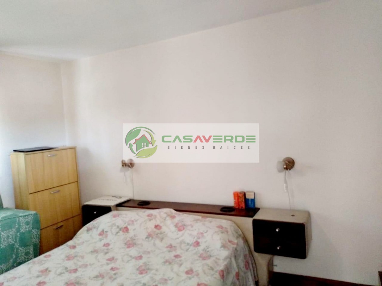VENTA CASA MACROCENTRO CON DOS LOCALES COMERCIALES EN CALLE SAN LUIS AL 1.500