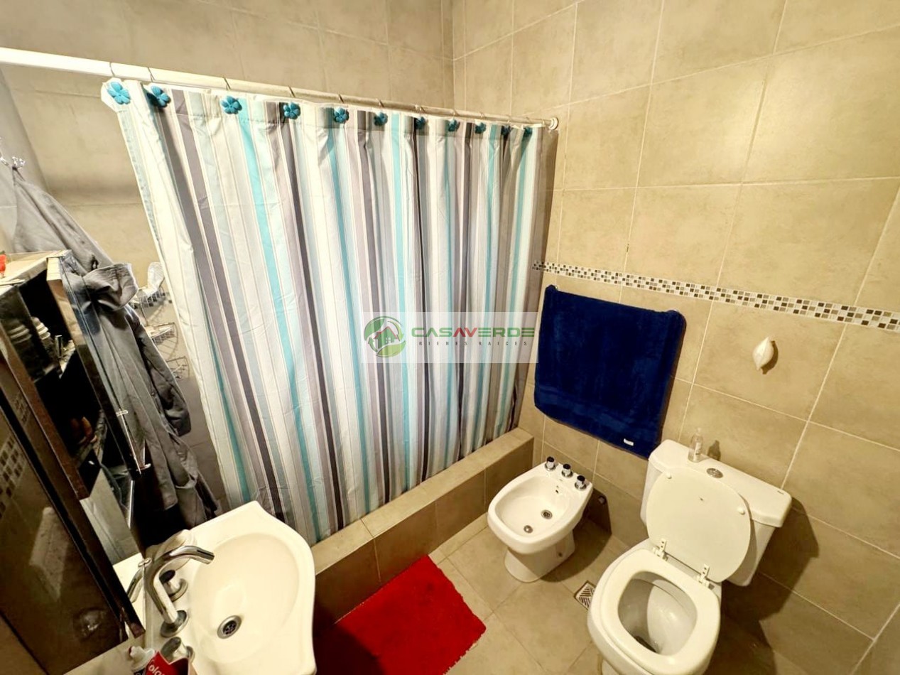 ALQUILER AMPLIA Y MODERNA CASA 6 DORM 4 BAÑOS  - BARRIO INTERSINDICAL - ZONA SUR 