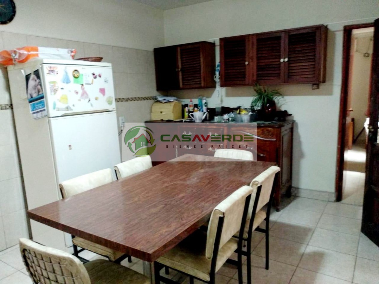 VENTA CASA MACROCENTRO CON DOS LOCALES COMERCIALES EN CALLE SAN LUIS AL 1.500