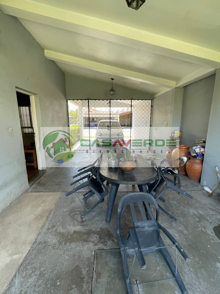 VENTA HERMOSA CASA BARRIO PERIODISTA - ZONA SUR