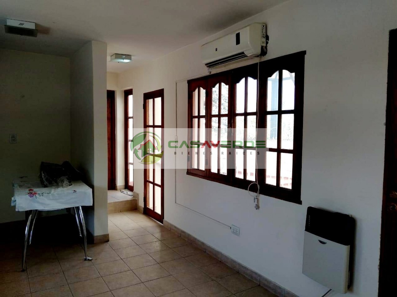 VENTA CASA MACROCENTRO CON DOS LOCALES COMERCIALES EN CALLE SAN LUIS AL 1.500